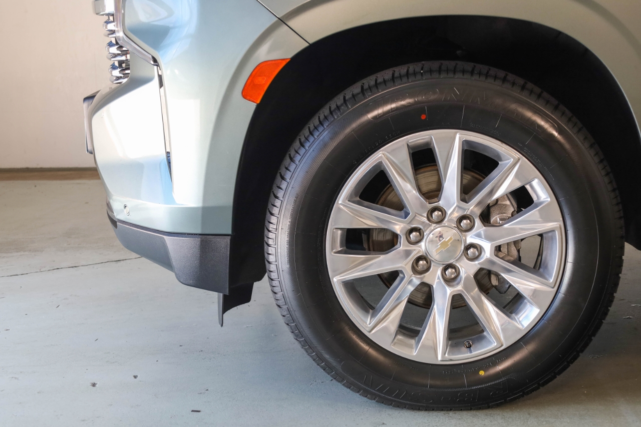 Chevrolet Suburban 4WD 4dr Premier 2023