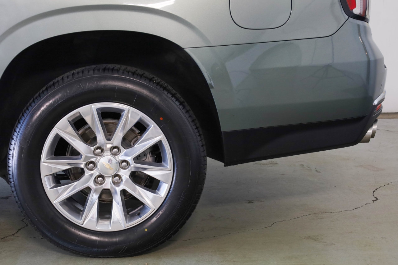 Chevrolet Suburban 4WD 4dr Premier 2023