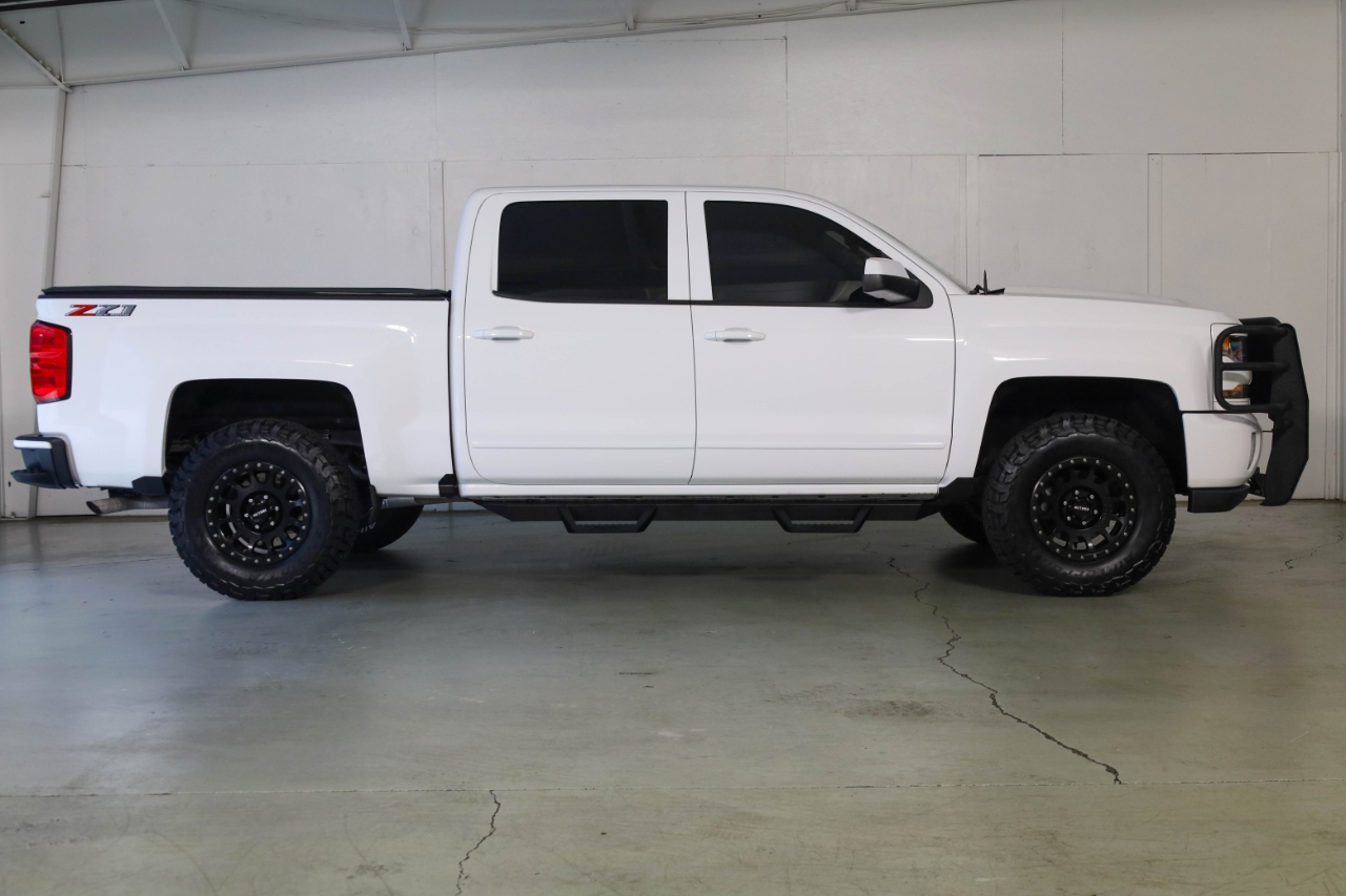 Chevrolet Silverado 1500 4WD Crew Cab 143.5" LT w/2LT 2018