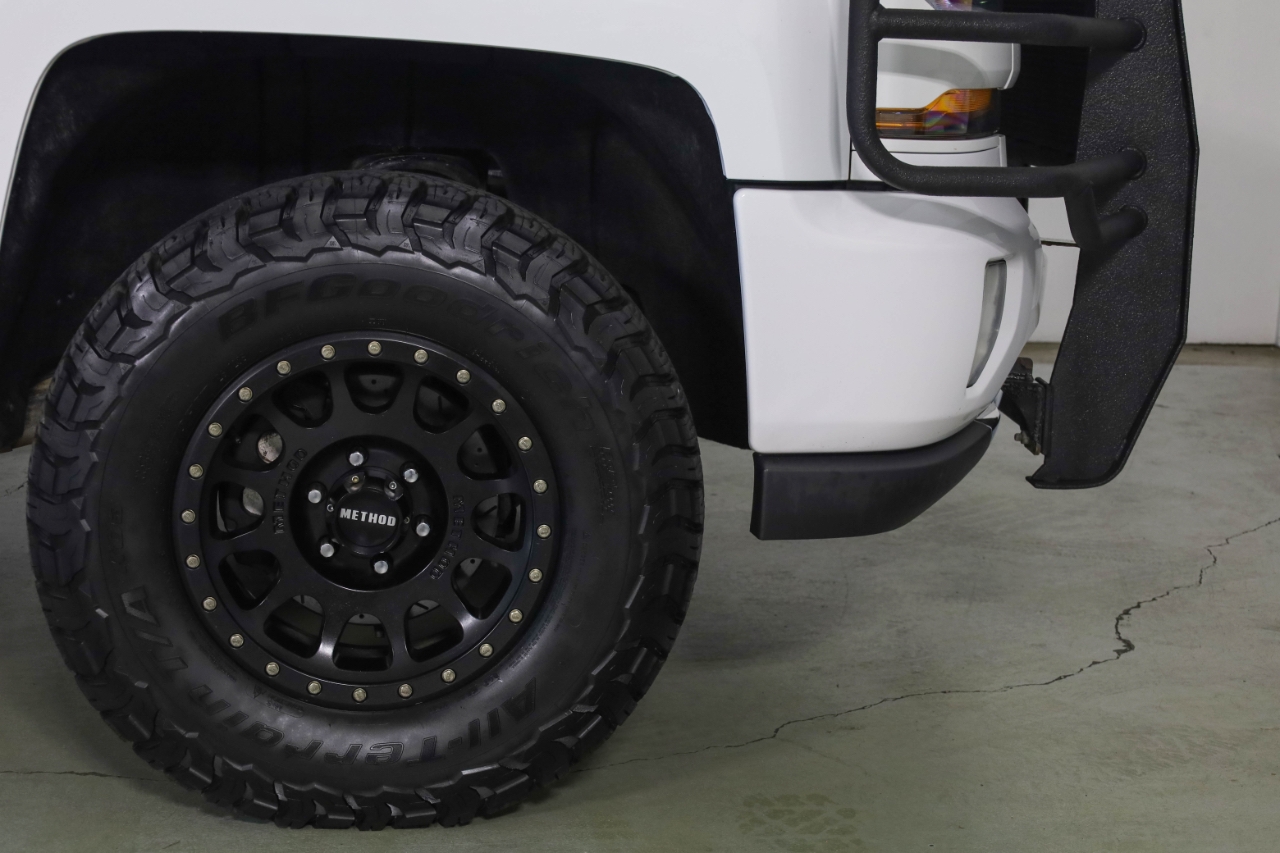 Chevrolet Silverado 1500 4WD Crew Cab 143.5" LT w/2LT 2018