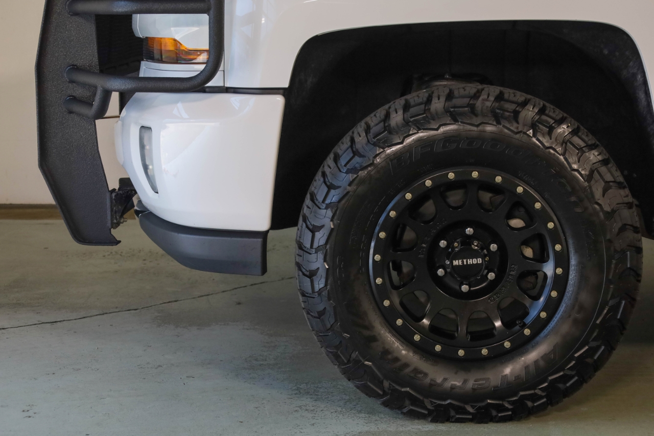 Chevrolet Silverado 1500 4WD Crew Cab 143.5" LT w/2LT 2018