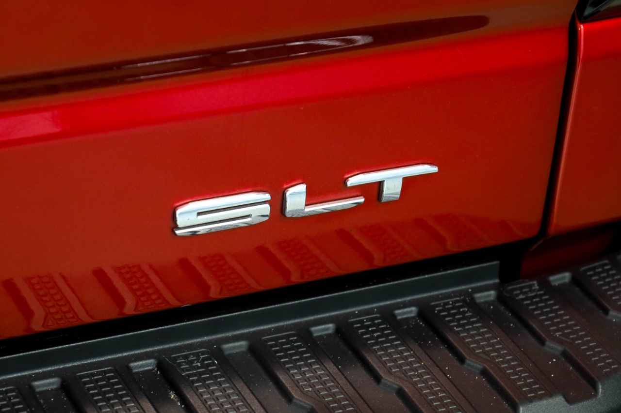 GMC Sierra 1500 4WD Crew Cab 147" SLT 2021