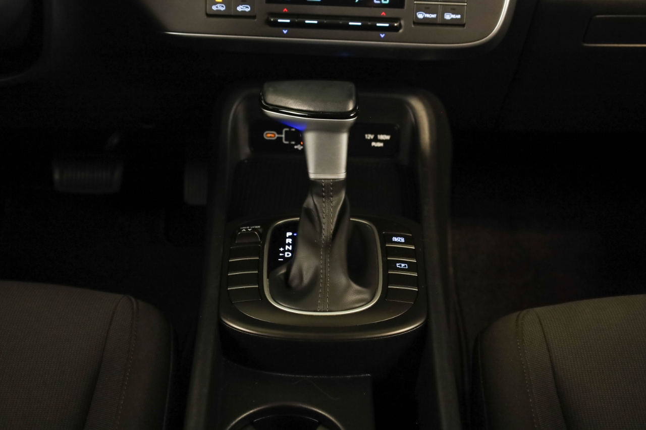 Hyundai Kona SEL FWD 2024