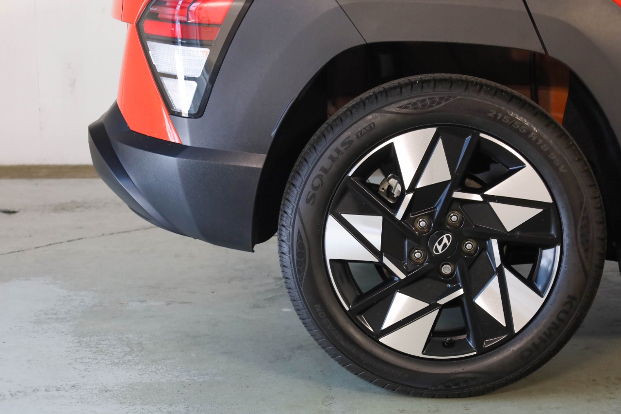 Hyundai Kona SEL FWD 2024