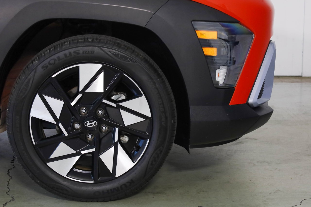 Hyundai Kona SEL FWD 2024