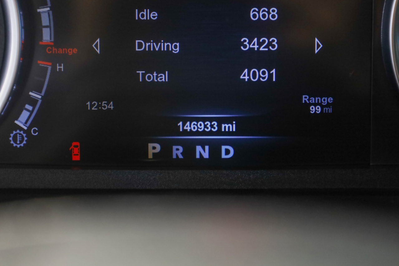 RAM 1500 Night 4x4 Crew Cab 5'7" Box 2017