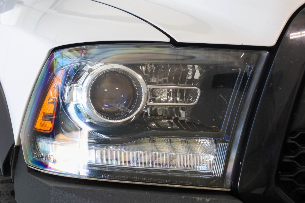 RAM 1500 Night 4x4 Crew Cab 5'7" Box 2017