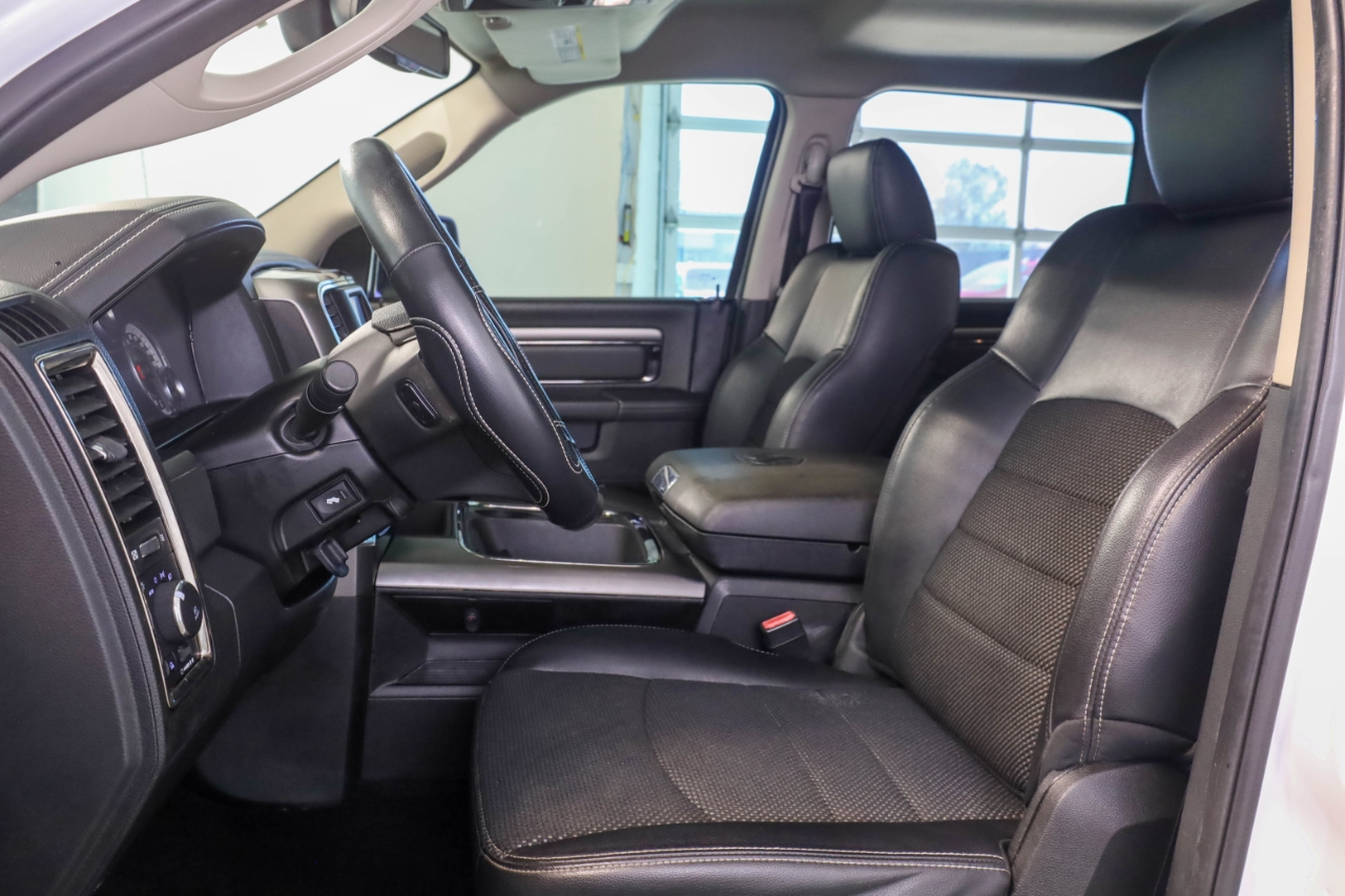 RAM 1500 Night 4x4 Crew Cab 5'7" Box 2017