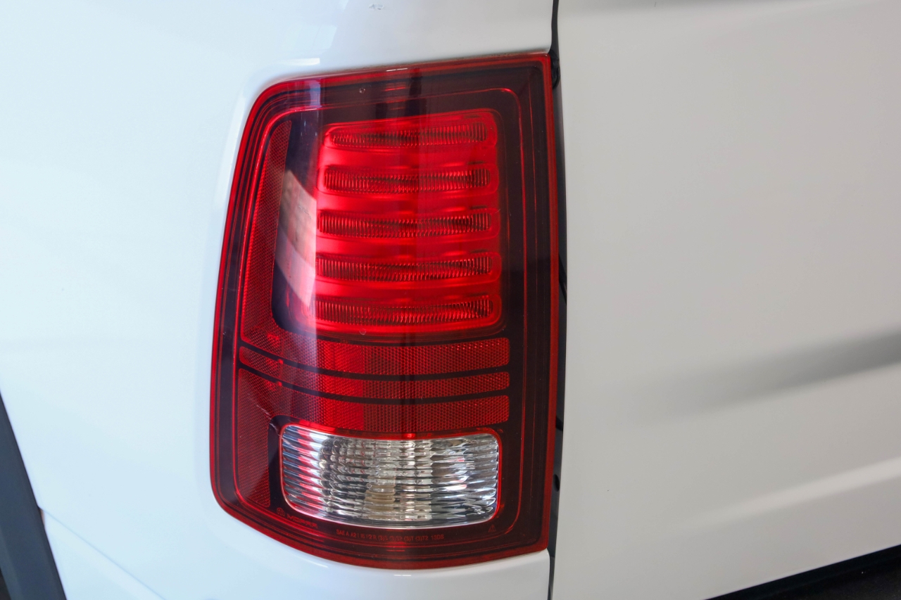 RAM 1500 Night 4x4 Crew Cab 5'7" Box 2017