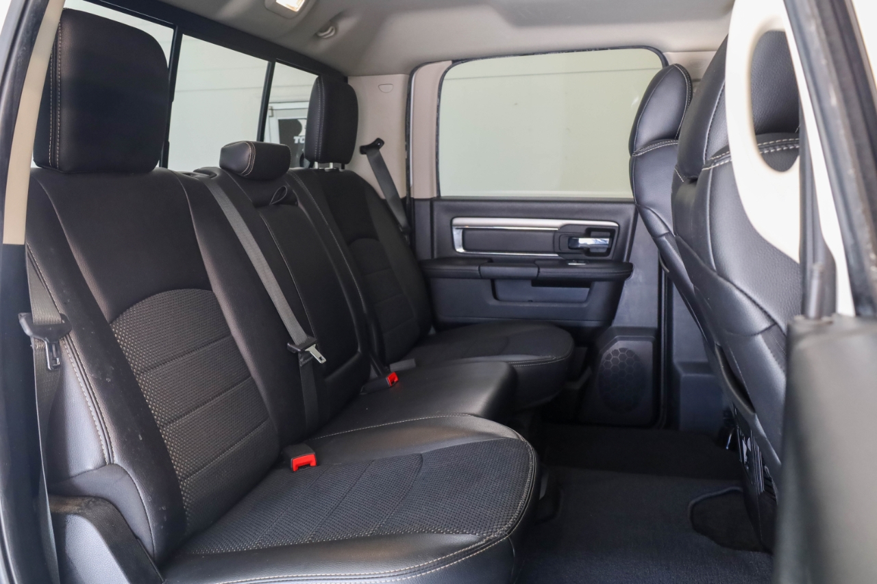 RAM 1500 Night 4x4 Crew Cab 5'7" Box 2017