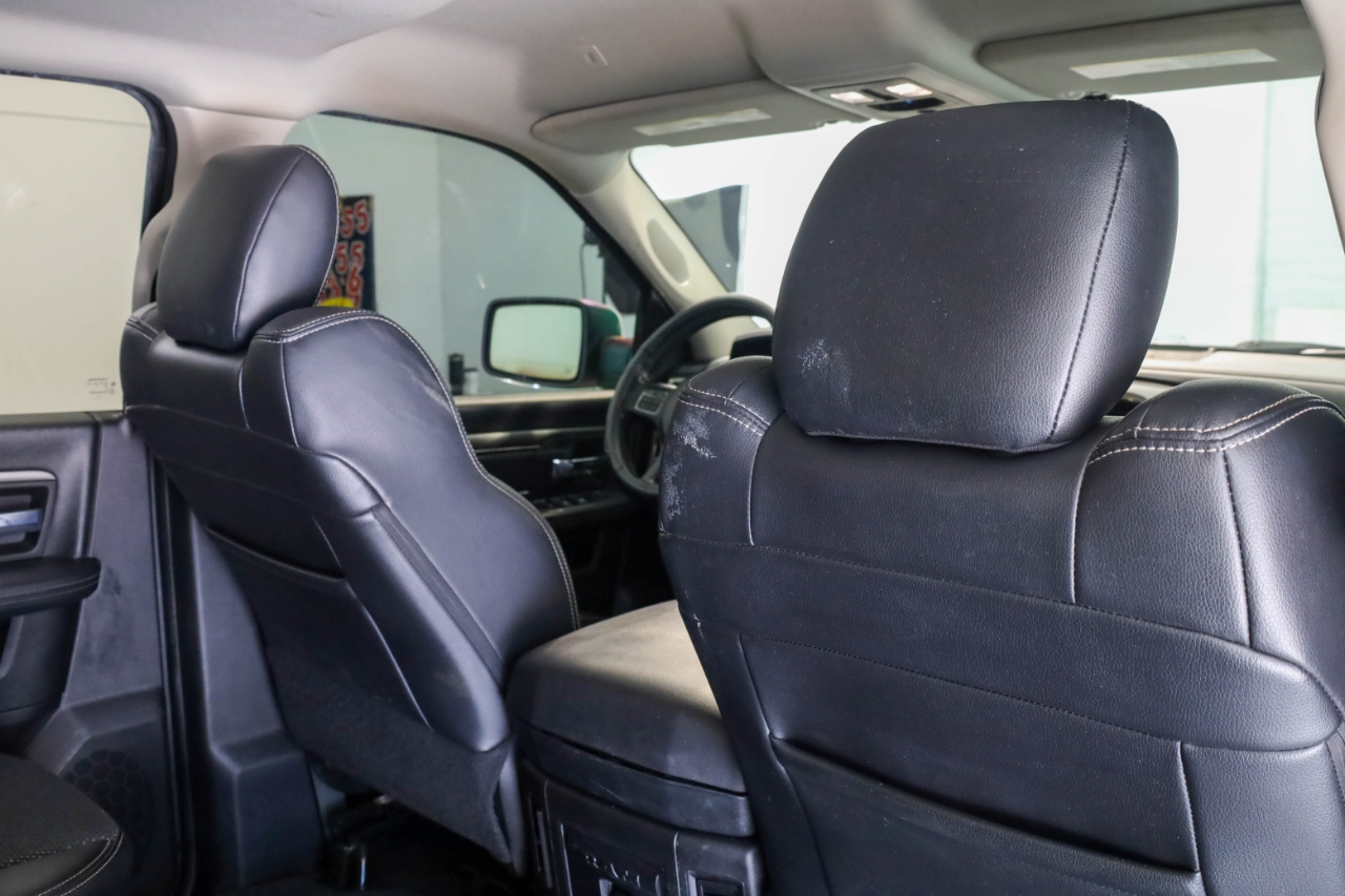 RAM 1500 Night 4x4 Crew Cab 5'7" Box 2017