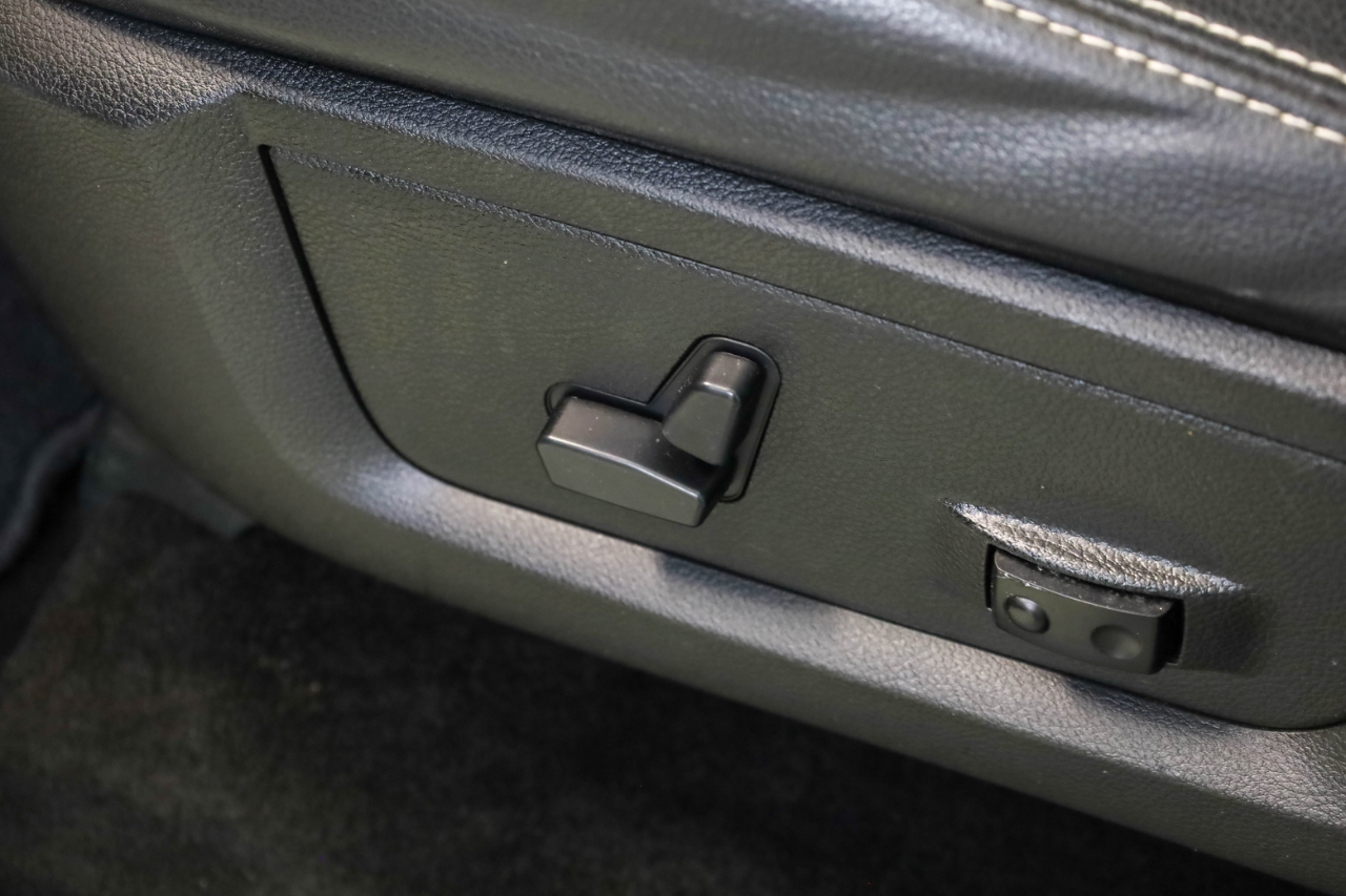 RAM 1500 Night 4x4 Crew Cab 5'7" Box 2017