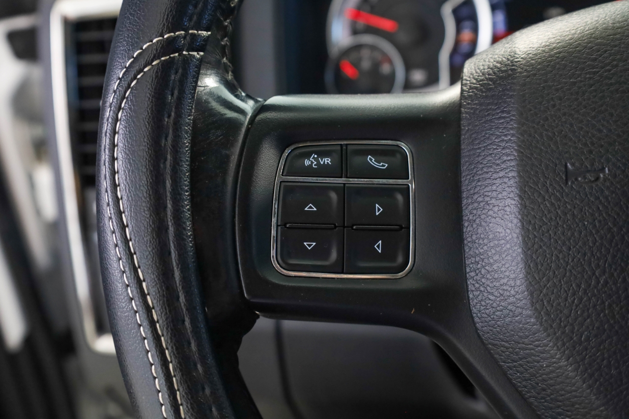 RAM 1500 Night 4x4 Crew Cab 5'7" Box 2017