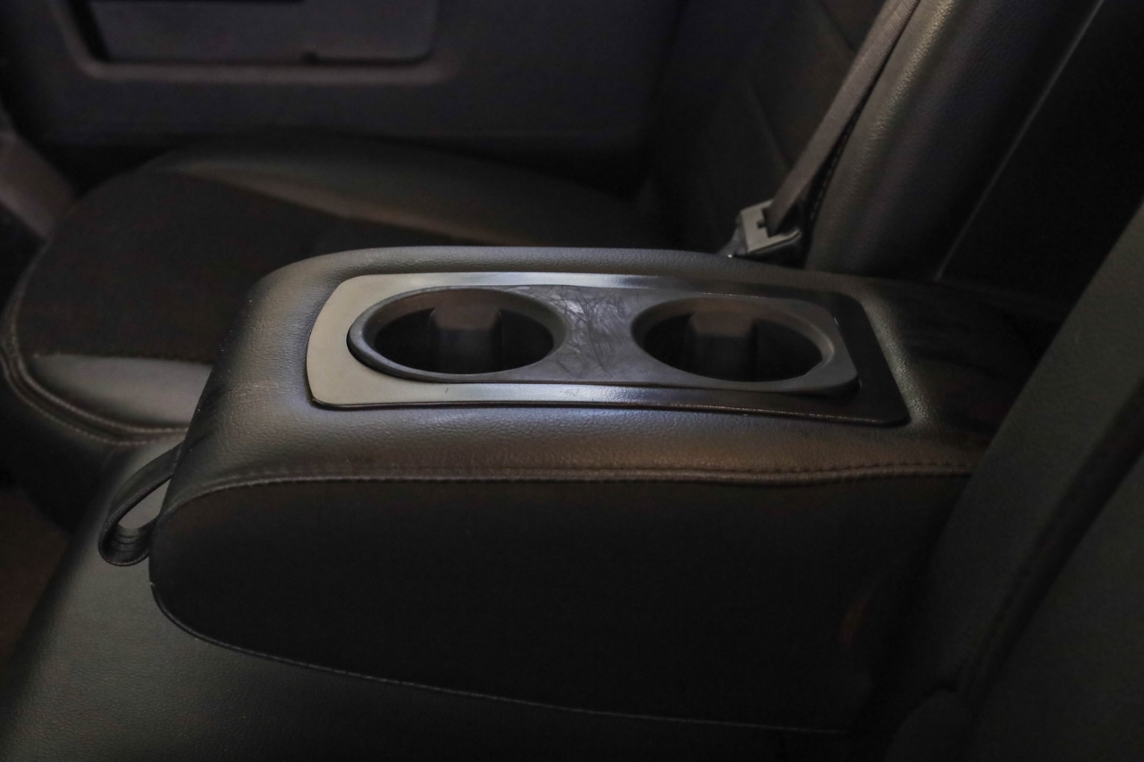 RAM 1500 Night 4x4 Crew Cab 5'7" Box 2017