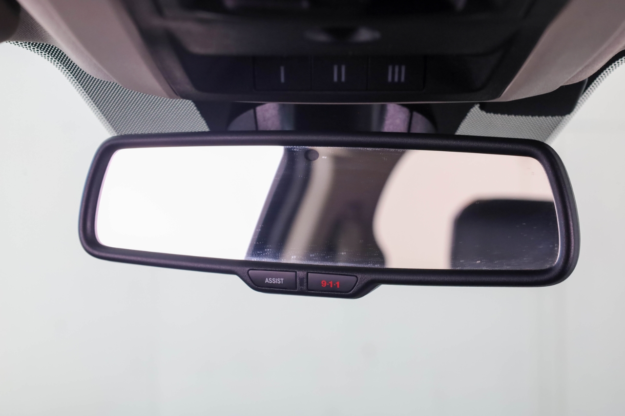 RAM 1500 Night 4x4 Crew Cab 5'7" Box 2017