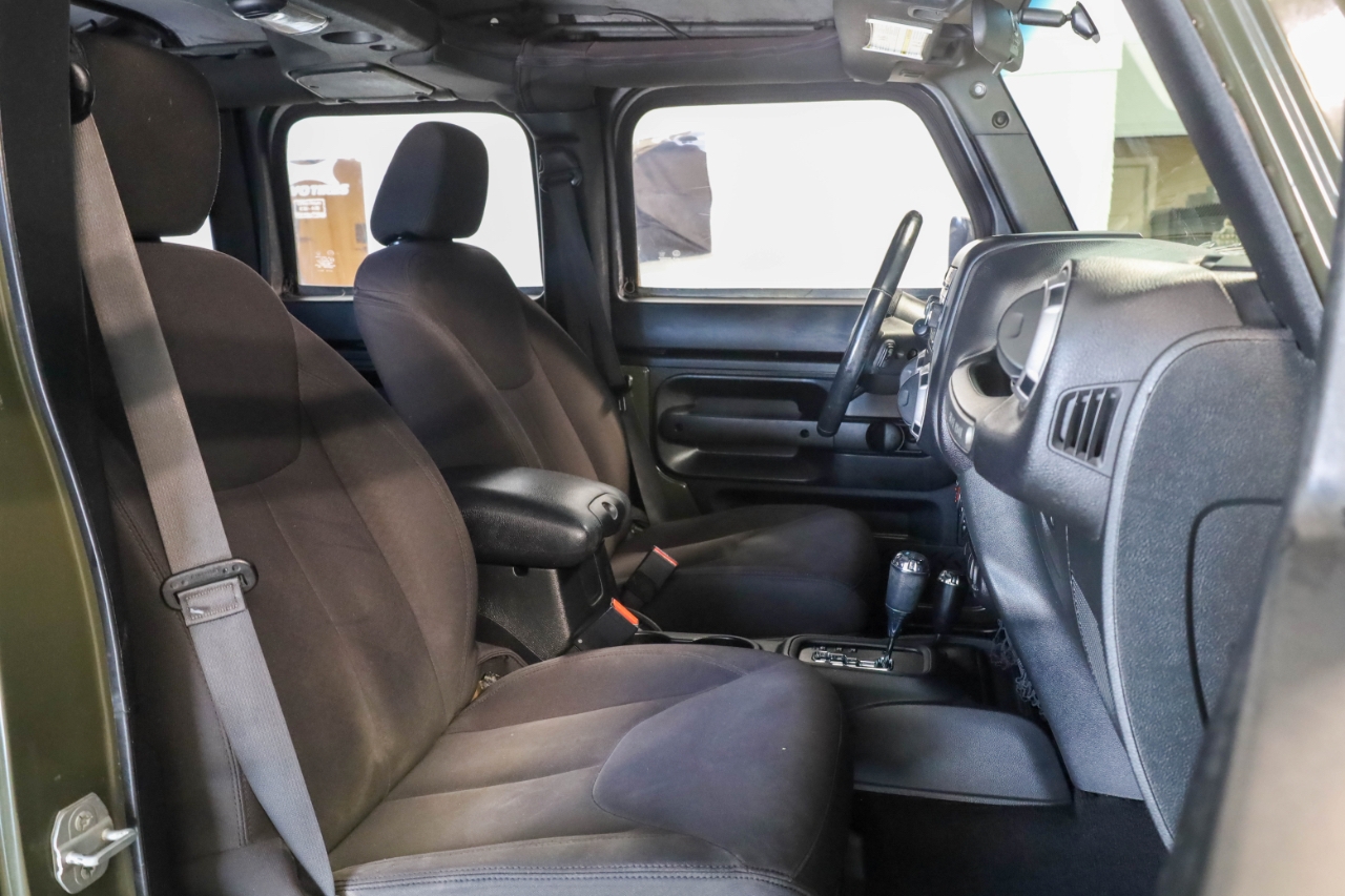 Jeep Wrangler Unlimited 4WD 4dr Sport 2015