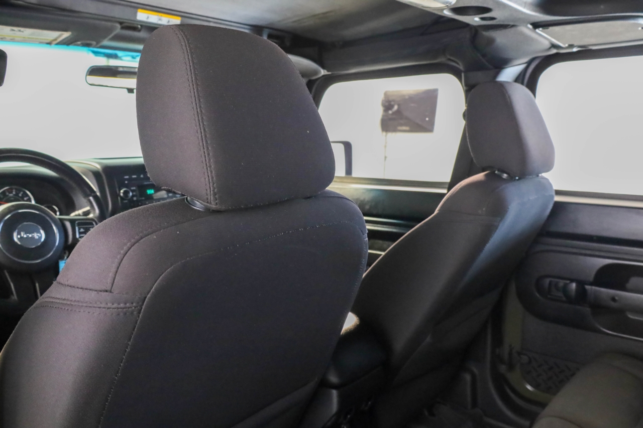 Jeep Wrangler Unlimited 4WD 4dr Sport 2015