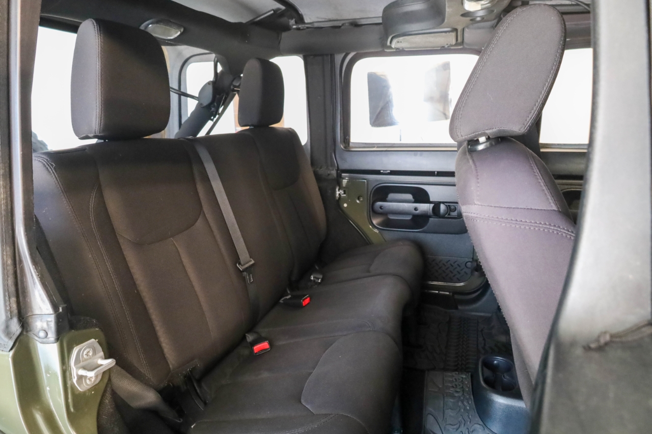 Jeep Wrangler Unlimited 4WD 4dr Sport 2015