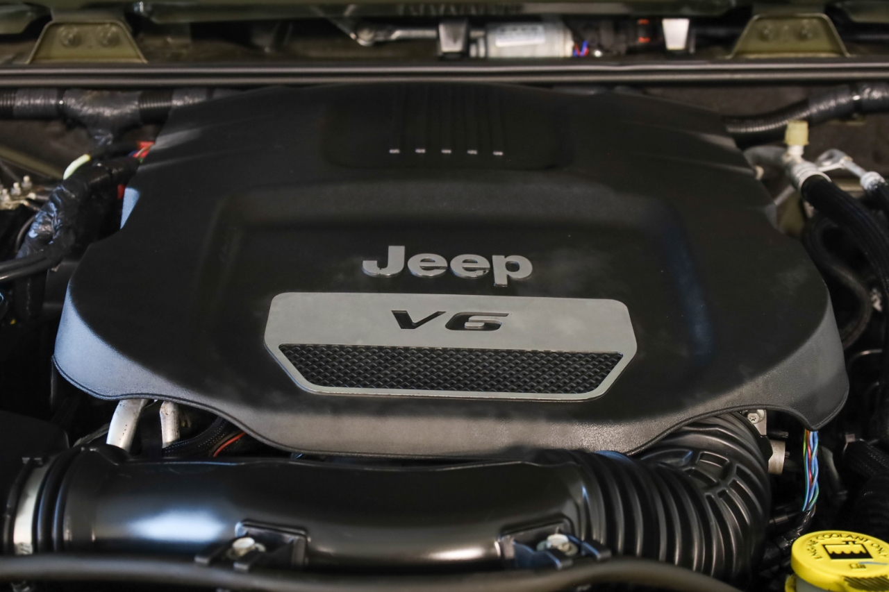 Jeep Wrangler Unlimited 4WD 4dr Sport 2015