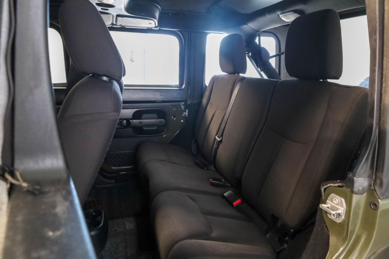 Jeep Wrangler Unlimited 4WD 4dr Sport 2015