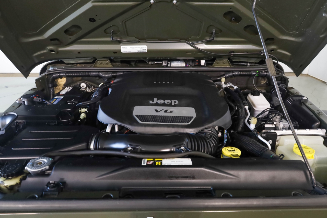 Jeep Wrangler Unlimited 4WD 4dr Sport 2015