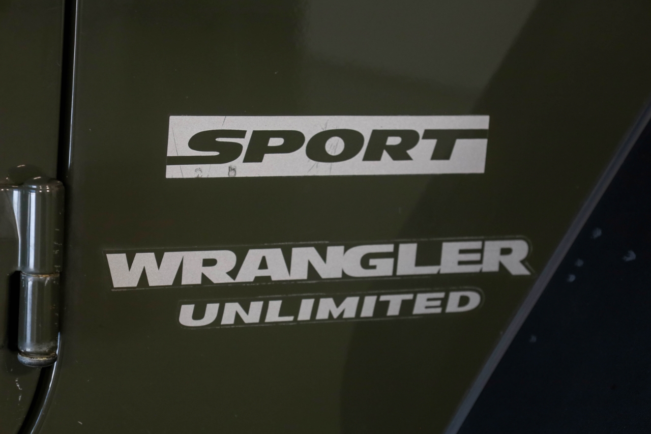Jeep Wrangler Unlimited 4WD 4dr Sport 2015