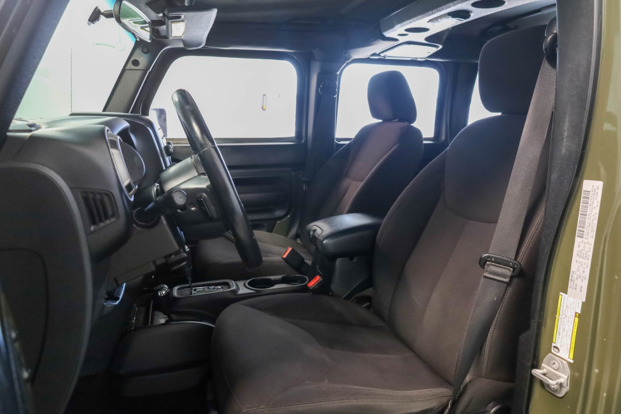 Jeep Wrangler Unlimited 4WD 4dr Sport 2015