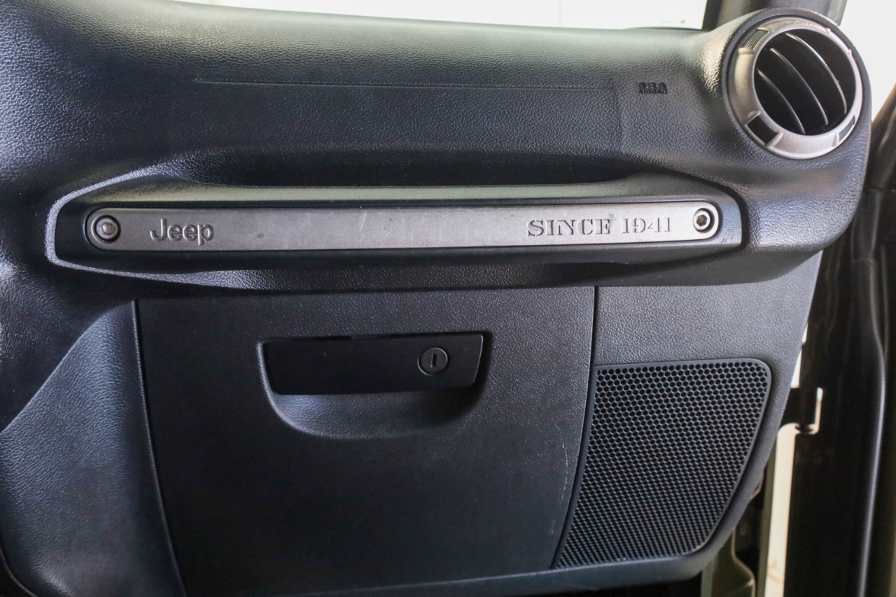 Jeep Wrangler Unlimited 4WD 4dr Sport 2015