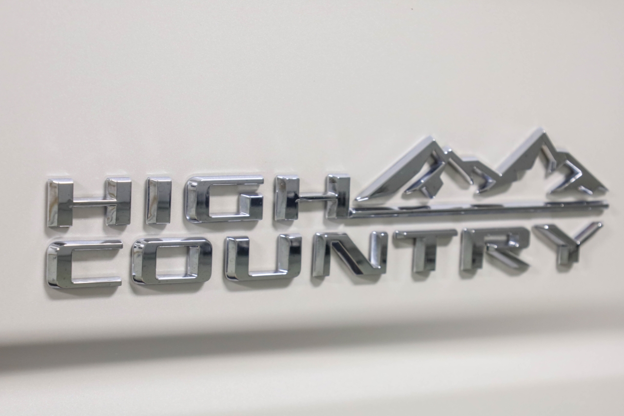 Chevrolet Silverado 1500 4WD Crew Cab 147" High Country 2020 Chevrolet Silverado 1500 4WD Crew Cab 147" High Country 2020