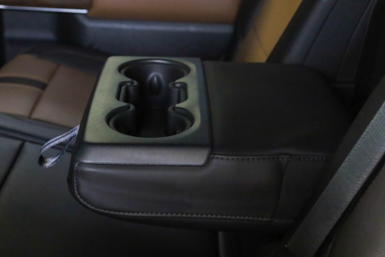 Chevrolet Silverado 1500 4WD Crew Cab 147" High Country 2020 Chevrolet Silverado 1500 4WD Crew Cab 147" High Country 2020