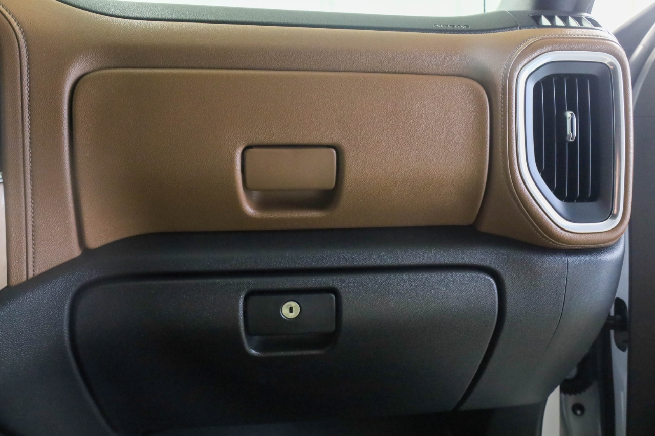 Chevrolet Silverado 1500 4WD Crew Cab 147" High Country 2020 Chevrolet Silverado 1500 4WD Crew Cab 147" High Country 2020