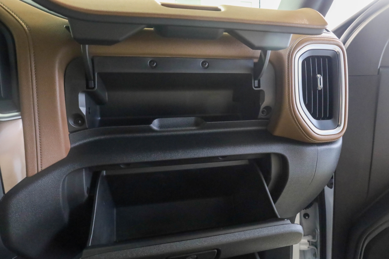 Chevrolet Silverado 1500 4WD Crew Cab 147" High Country 2020 Chevrolet Silverado 1500 4WD Crew Cab 147" High Country 2020