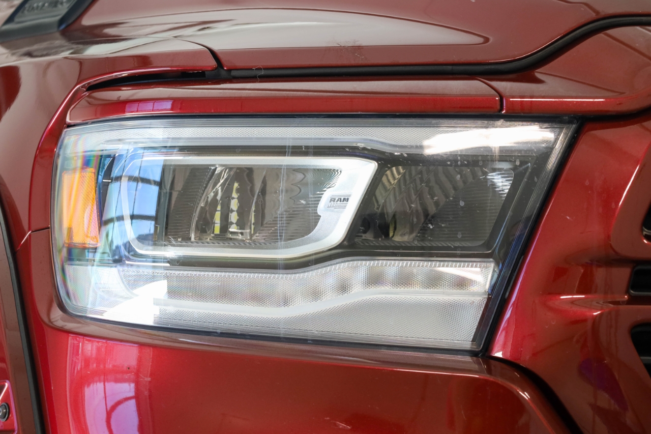 RAM 1500 Big Horn 4x4 Crew Cab 5'7" Box 2021 RAM 1500 Big Horn 4x4 Crew Cab 5'7" Box 2021