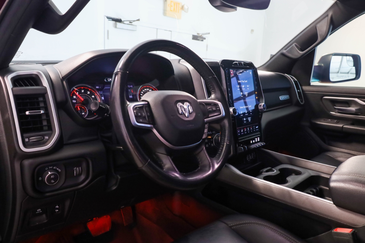 RAM 1500 Big Horn 4x4 Crew Cab 5'7" Box 2021 RAM 1500 Big Horn 4x4 Crew Cab 5'7" Box 2021