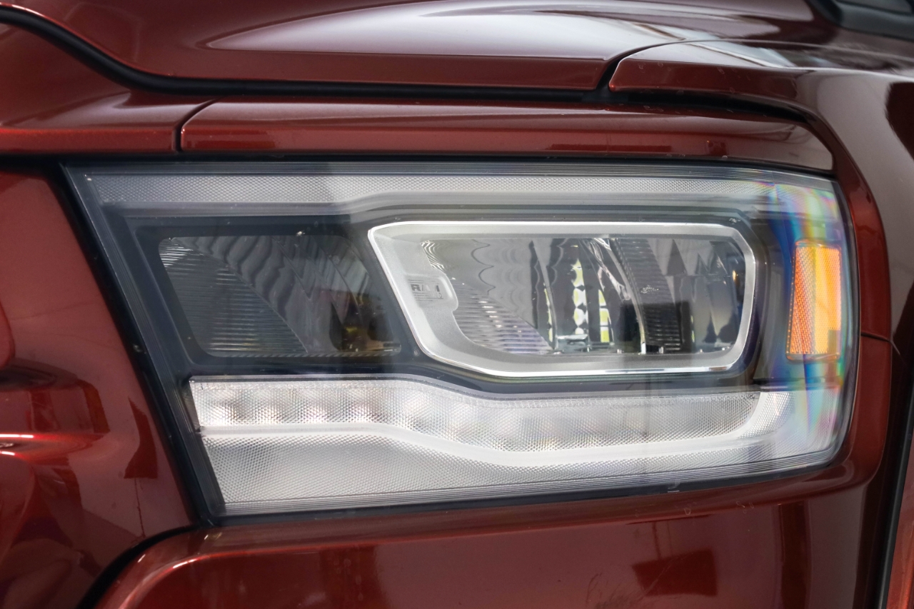 RAM 1500 Big Horn 4x4 Crew Cab 5'7" Box 2021 RAM 1500 Big Horn 4x4 Crew Cab 5'7" Box 2021