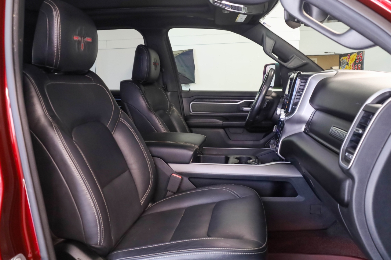 RAM 1500 Big Horn 4x4 Crew Cab 5'7" Box 2021 RAM 1500 Big Horn 4x4 Crew Cab 5'7" Box 2021