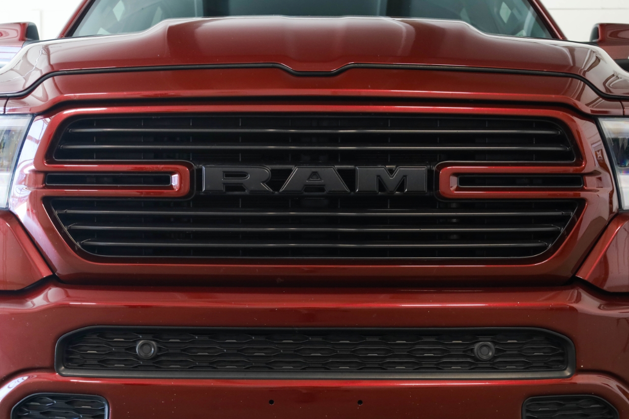 RAM 1500 Big Horn 4x4 Crew Cab 5'7" Box 2021 RAM 1500 Big Horn 4x4 Crew Cab 5'7" Box 2021