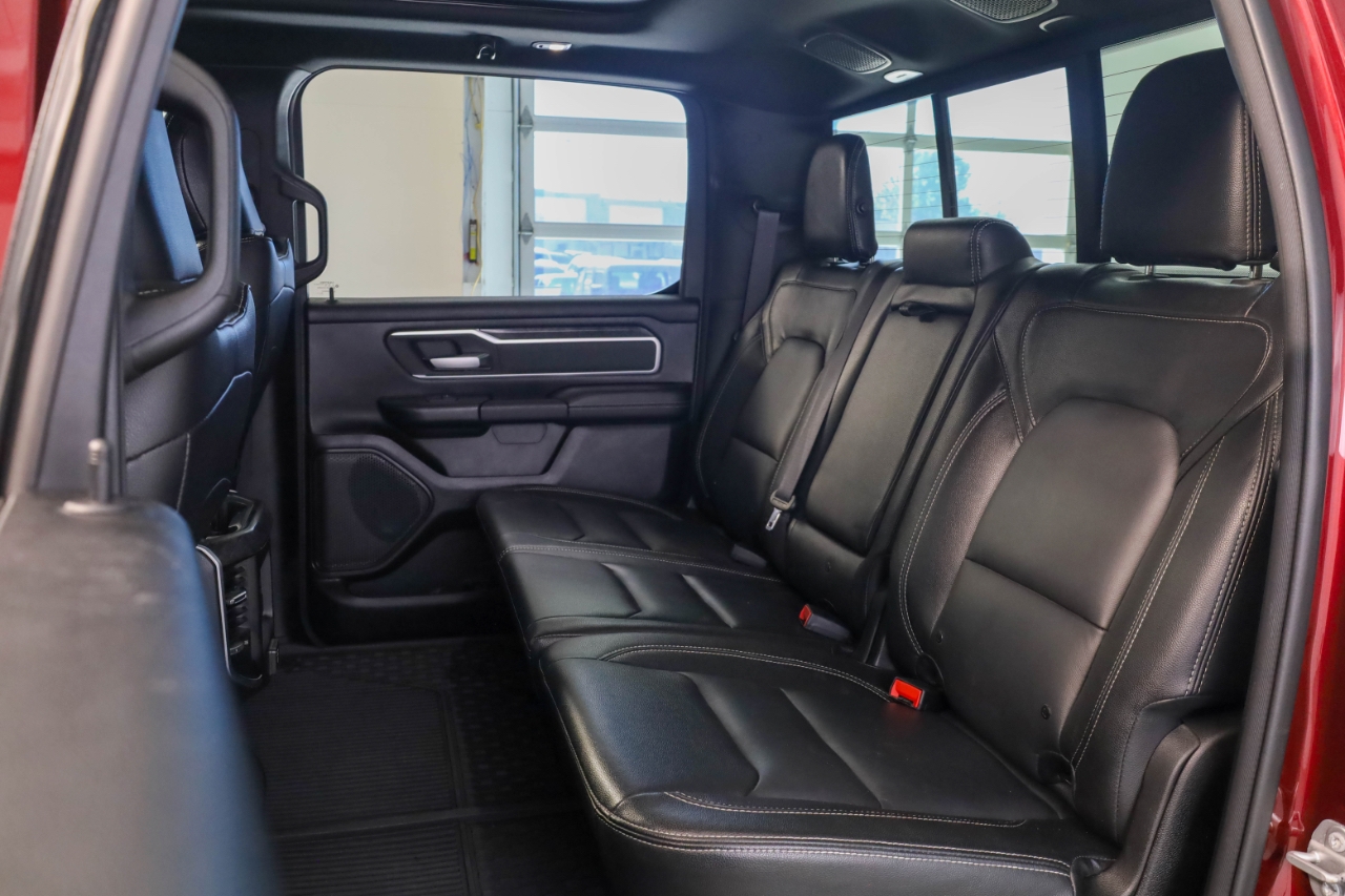 RAM 1500 Big Horn 4x4 Crew Cab 5'7" Box 2021 RAM 1500 Big Horn 4x4 Crew Cab 5'7" Box 2021