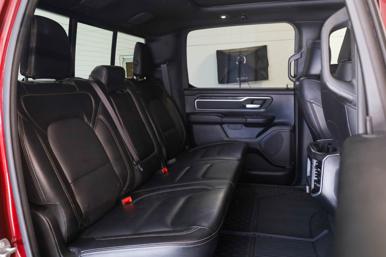 RAM 1500 Big Horn 4x4 Crew Cab 5'7" Box 2021 RAM 1500 Big Horn 4x4 Crew Cab 5'7" Box 2021