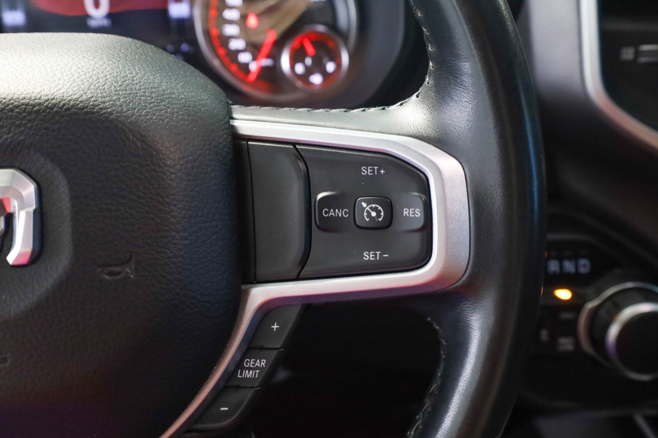 RAM 1500 Big Horn 4x4 Crew Cab 5'7" Box 2021 RAM 1500 Big Horn 4x4 Crew Cab 5'7" Box 2021