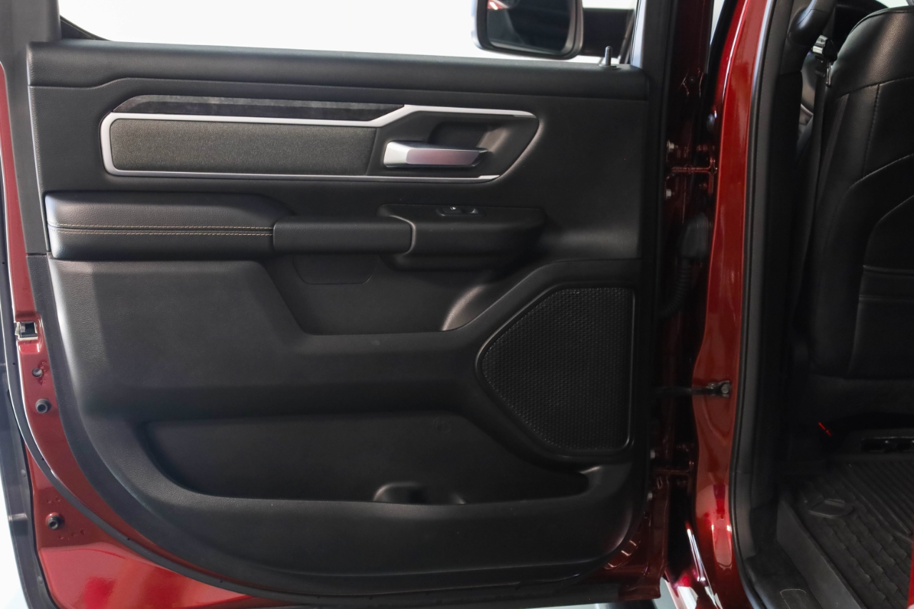 RAM 1500 Big Horn 4x4 Crew Cab 5'7" Box 2021 RAM 1500 Big Horn 4x4 Crew Cab 5'7" Box 2021