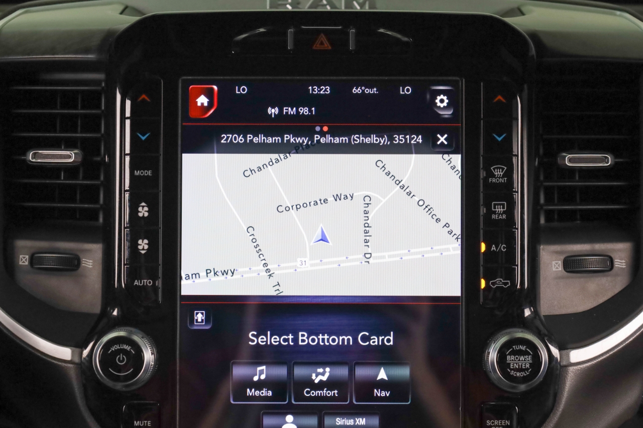 RAM 1500 Big Horn 4x4 Crew Cab 5'7" Box 2021 RAM 1500 Big Horn 4x4 Crew Cab 5'7" Box 2021