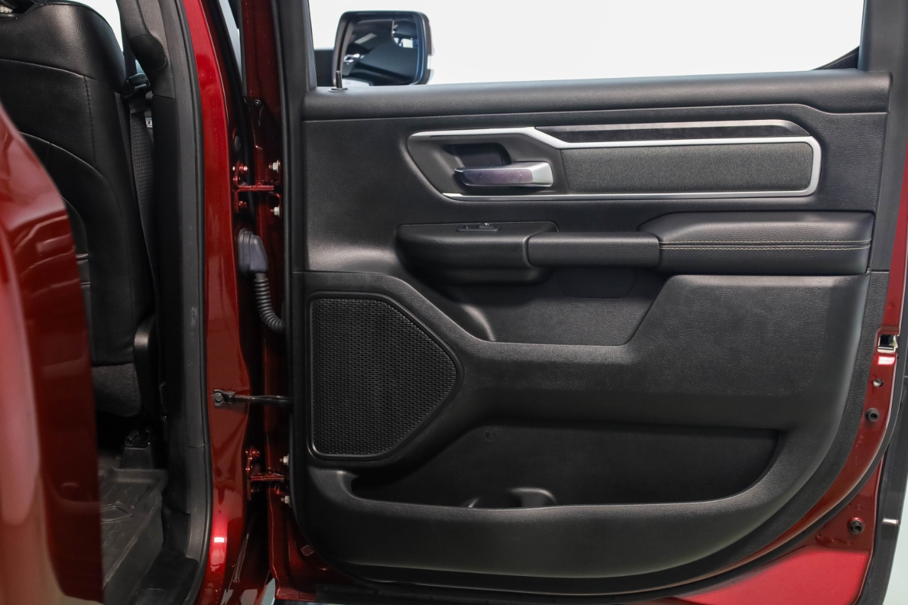 RAM 1500 Big Horn 4x4 Crew Cab 5'7" Box 2021 RAM 1500 Big Horn 4x4 Crew Cab 5'7" Box 2021