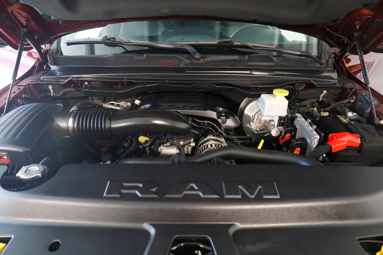 RAM 1500 Big Horn 4x4 Crew Cab 5'7" Box 2021 RAM 1500 Big Horn 4x4 Crew Cab 5'7" Box 2021