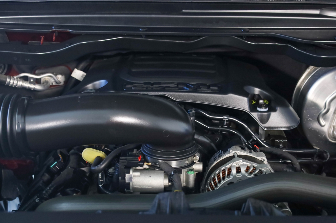 RAM 1500 Big Horn 4x4 Crew Cab 5'7" Box 2021 RAM 1500 Big Horn 4x4 Crew Cab 5'7" Box 2021