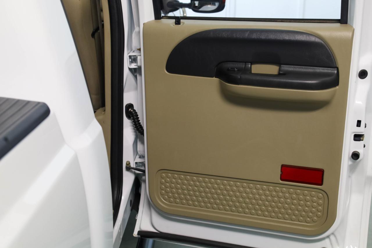 Ford Super Duty F-250 2WD Crew Cab 156" King Ranch 2007