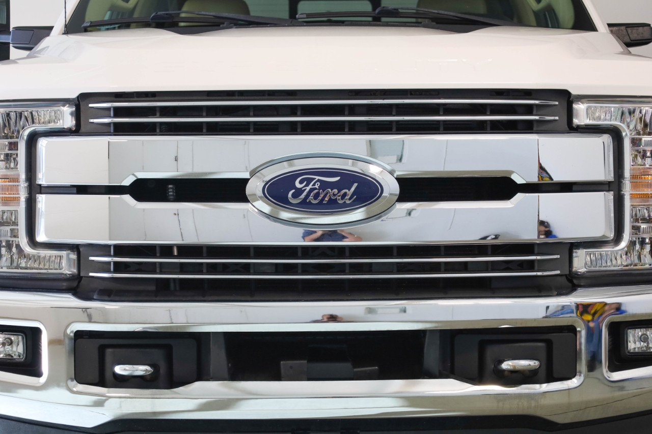 Ford Super Duty F-250 SRW King Ranch 4WD Crew Cab 8' Box 2019