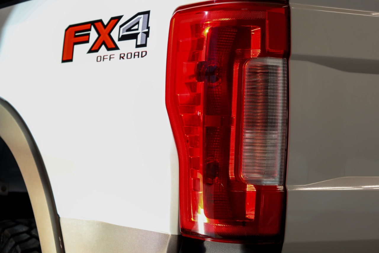 Ford Super Duty F-250 SRW King Ranch 4WD Crew Cab 8' Box 2019