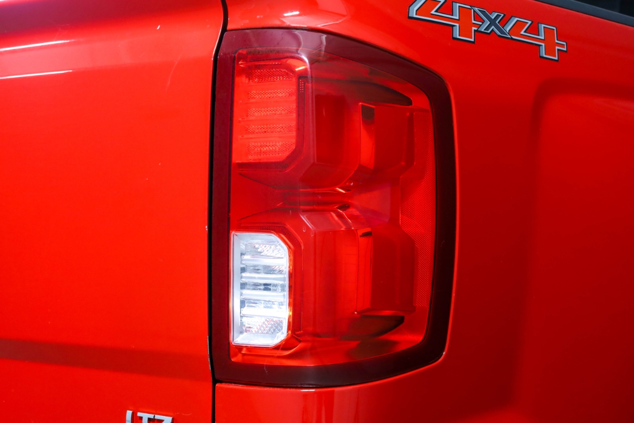 Chevrolet Silverado 1500 4WD Crew Cab 143.5" LTZ w/1LZ 2017