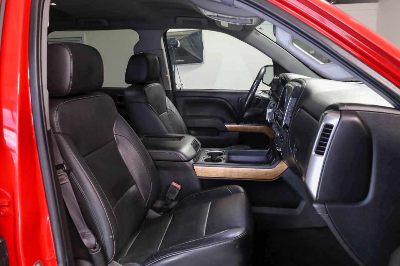 Chevrolet Silverado 1500 4WD Crew Cab 143.5" LTZ w/1LZ 2017